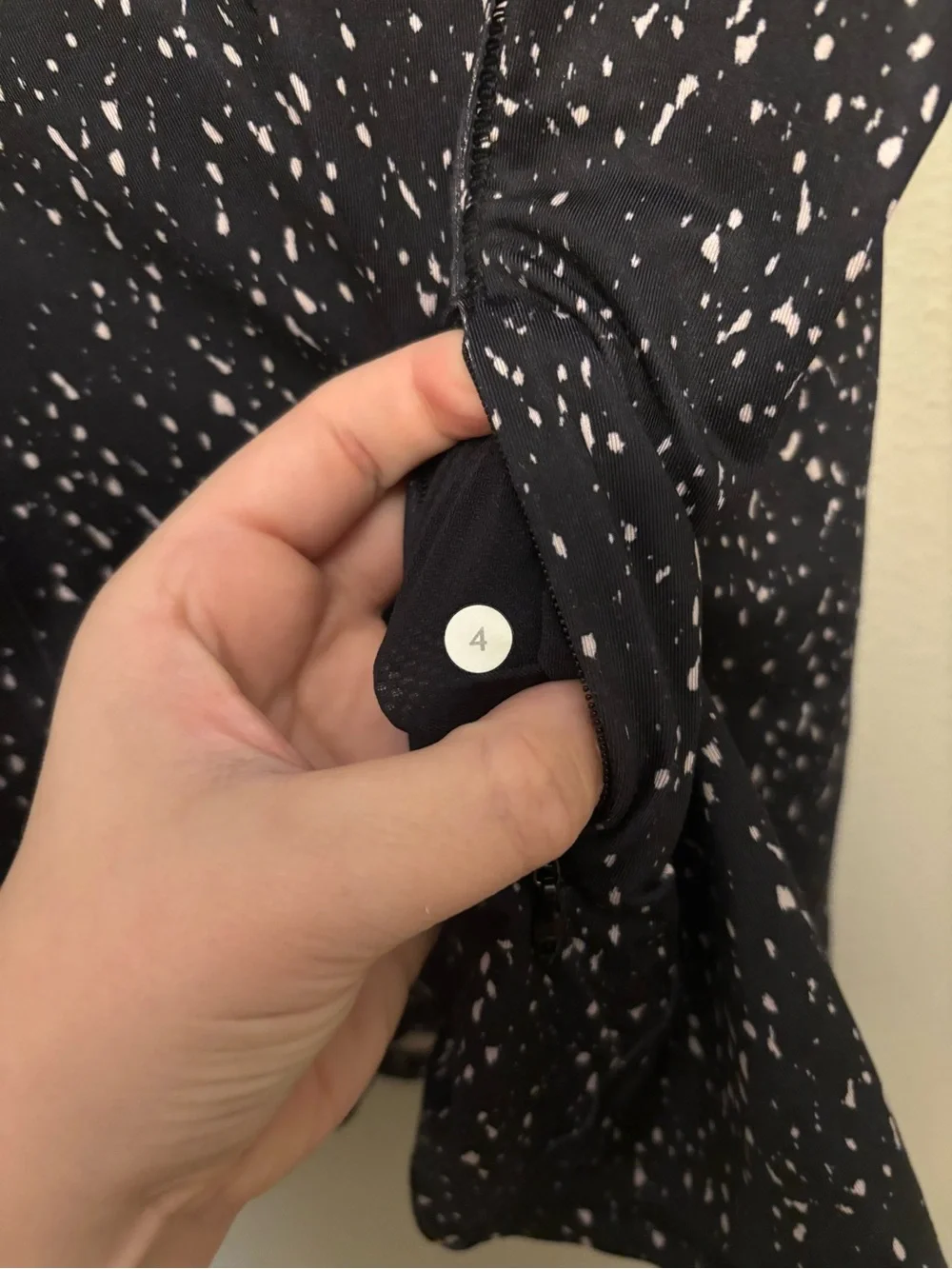 Lululemon Go the Distance 1/2 Zip size 4